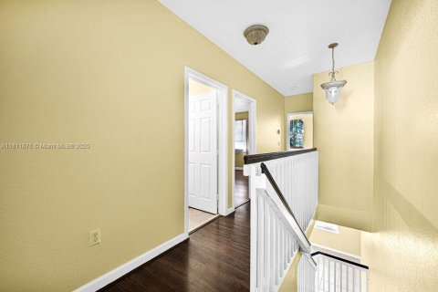 Condo in Doral, Florida, 3 bedrooms  № 1960015 - photo 25