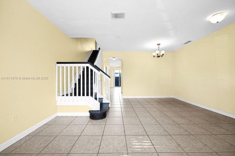 Condo in Doral, Florida, 3 bedrooms  № 1960015 - photo 9