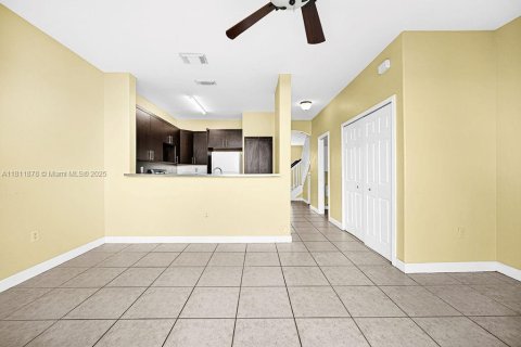 Condo in Doral, Florida, 3 bedrooms  № 1960015 - photo 13