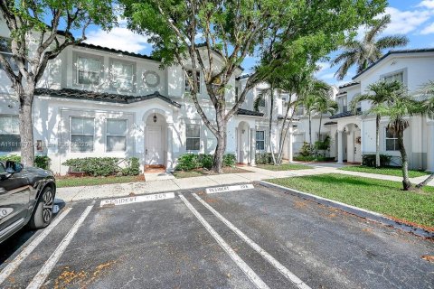 Condo in Doral, Florida, 3 bedrooms  № 1960015 - photo 7