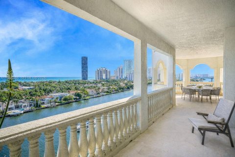 Condominio en venta en Aventura, Florida, 6 dormitorios, 675.4 m2 № 2029107 - foto 28
