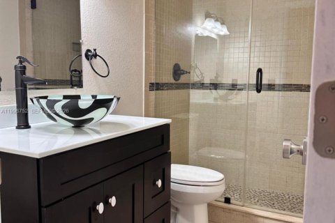 Condo in Miami, Florida, 2 bedrooms  № 2060684 - photo 22