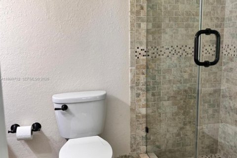 Condo in Miami, Florida, 2 bedrooms  № 2060684 - photo 17