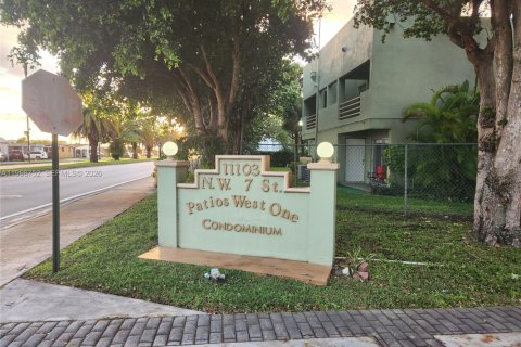 Condo in Miami, Florida, 2 bedrooms  № 2060684 - photo 28