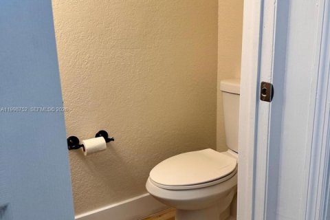 Condo in Miami, Florida, 2 bedrooms  № 2060684 - photo 6