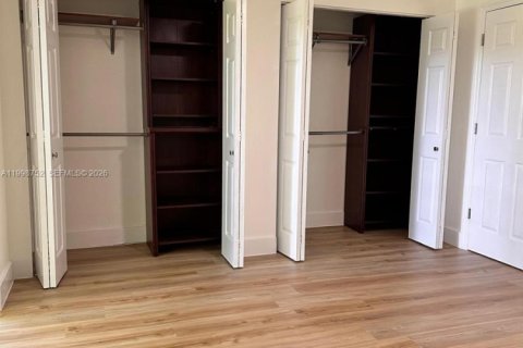 Condo in Miami, Florida, 2 bedrooms  № 2060684 - photo 16