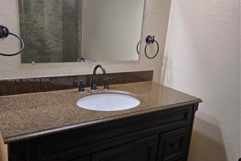 Condo in Miami, Florida, 2 bedrooms  № 2060684 - photo 18