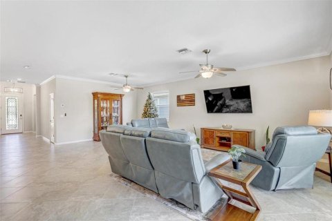 House in Fort Myers, Florida 4 bedrooms, 188.78 sq.m. № 2094542 - photo 12