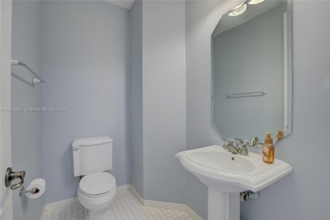 Townhouse in Fort Lauderdale, Florida 2 bedrooms, 155.98 sq.m. № 1932024 - photo 25