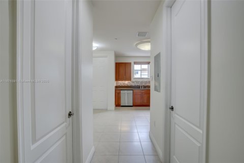 Townhouse in Fort Lauderdale, Florida 2 bedrooms, 155.98 sq.m. № 1932024 - photo 24