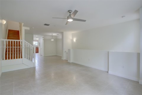 Townhouse in Fort Lauderdale, Florida 2 bedrooms, 155.98 sq.m. № 1932024 - photo 15