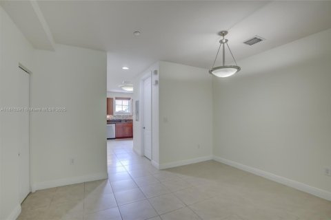 Townhouse in Fort Lauderdale, Florida 2 bedrooms, 155.98 sq.m. № 1932024 - photo 21