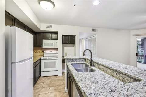 Купить кондоминиум в Лонгвуд, Флорида 7 комнат, 89.09м2, № 1609179 - фото 11