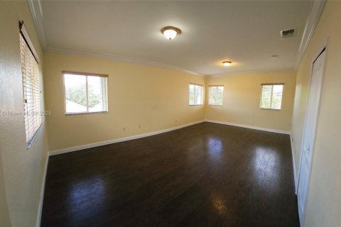 Villa ou maison à vendre à Miami, Floride: 4 chambres, 281.12 m2 № 1874269 - photo 13