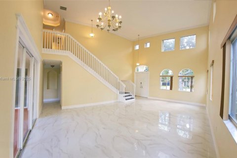 Villa ou maison à vendre à Miami, Floride: 4 chambres, 281.12 m2 № 1874269 - photo 3