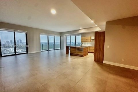 Снять в аренду кондоминиум в Норт-Майами-Бич, Флорида 3 спальни, 233.56м2, № 2009559 - фото 6