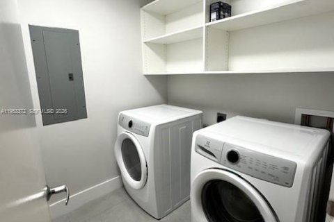 Снять в аренду кондоминиум в Норт-Майами-Бич, Флорида 3 спальни, 233.56м2, № 2009559 - фото 30