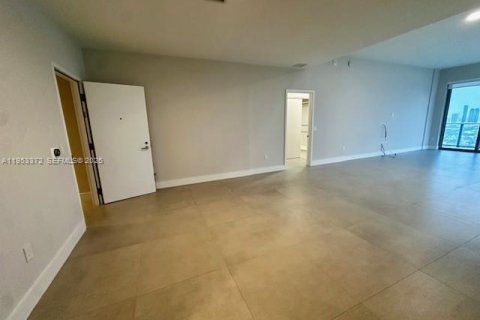 Снять в аренду кондоминиум в Норт-Майами-Бич, Флорида 3 спальни, 233.56м2, № 2009559 - фото 4