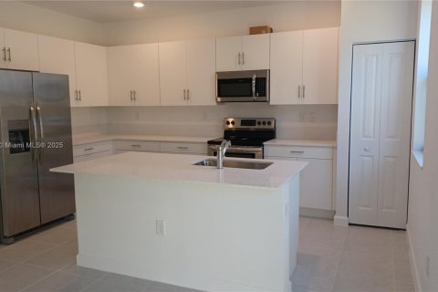 Townhouse in Homestead, Florida 3 bedrooms, 169.08 sq.m. № 1821552 - photo 6