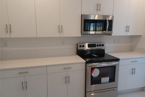 Townhouse in Homestead, Florida 3 bedrooms, 169.08 sq.m. № 1821552 - photo 8