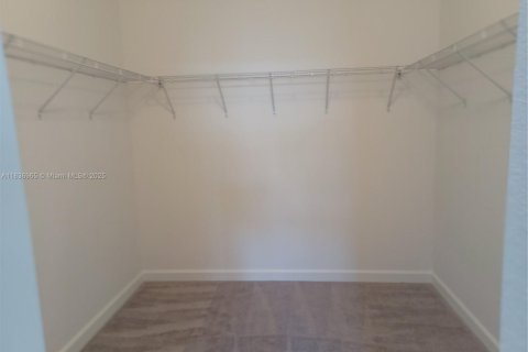 Townhouse in Homestead, Florida 3 bedrooms, 169.08 sq.m. № 1821552 - photo 11