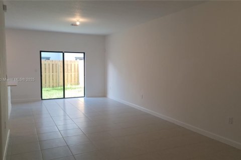 Townhouse in Homestead, Florida 3 bedrooms, 169.08 sq.m. № 1821552 - photo 3