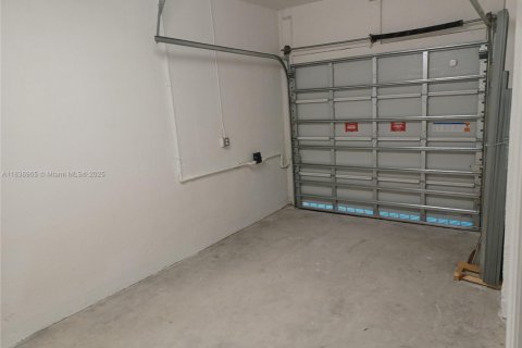 Townhouse in Homestead, Florida 3 bedrooms, 169.08 sq.m. № 1821552 - photo 5