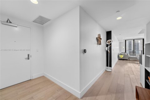 Copropriété à louer à Miami, Floride: 1 chambre, 90.58 m2 № 1871925 - photo 4