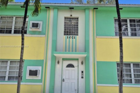 Condo in Miami Beach, Florida  № 1238477 - photo 2