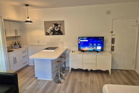 Condo in Miami Beach, Florida  № 1238477 - photo 13