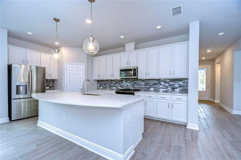 House in Fish Hawk, Florida 2 bedrooms, 179.02 sq.m. № 1533610 - photo 11