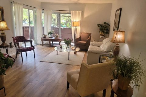 Купить кондоминиум в Корал-Гейблс, Флорида 2 спальни, 109.81м2, № 2060795 - фото 6