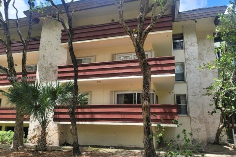 Купить кондоминиум в Корал-Гейблс, Флорида 2 спальни, 109.81м2, № 2060795 - фото 16