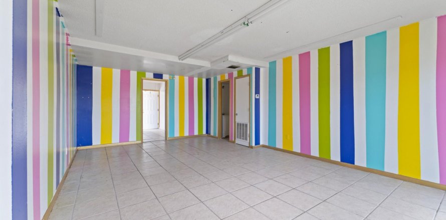 Immobilier commercial à Fort Pierce, Floride № 1186892