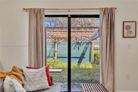 Touwnhouse à louer à Miami Gardens, Floride: 3 chambres, 124.86 m2 № 2051463 - photo 10