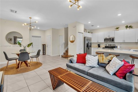 Touwnhouse à louer à Miami Gardens, Floride: 3 chambres, 124.86 m2 № 2051463 - photo 9