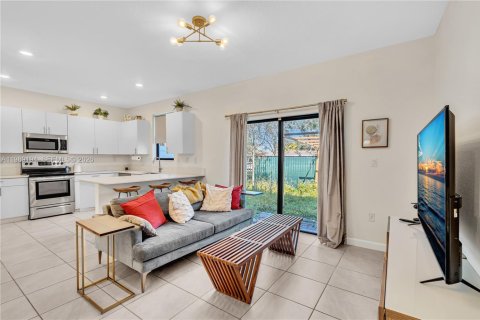Touwnhouse à louer à Miami Gardens, Floride: 3 chambres, 124.86 m2 № 2051463 - photo 8