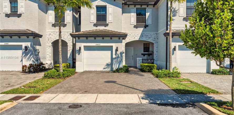 Touwnhouse à Miami Gardens, Floride 3 chambres, 124.86 m2 № 2051463