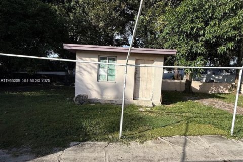 Commercial property in North Miami, Florida 185.8 sq.m. № 2050334 - photo 7