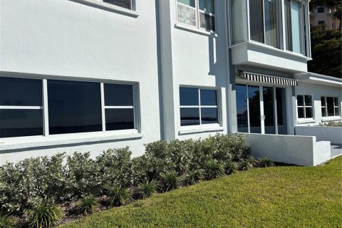 Condo in Sarasota, Florida, 3 bedrooms  № 2111959 - photo 30
