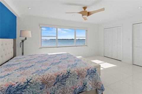 Condo in Sarasota, Florida, 3 bedrooms  № 2111959 - photo 14