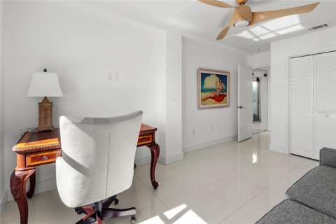 Condo in Sarasota, Florida, 3 bedrooms  № 2111959 - photo 23