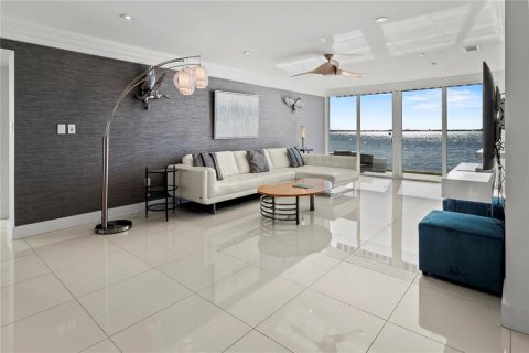 Condo in Sarasota, Florida, 3 bedrooms  № 2111959 - photo 5