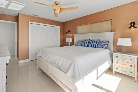 Condo in Sarasota, Florida, 3 bedrooms  № 2111959 - photo 20