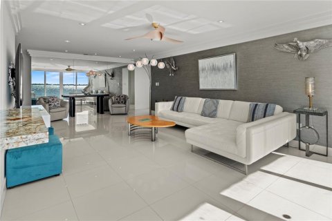 Condo in Sarasota, Florida, 3 bedrooms  № 2111959 - photo 6