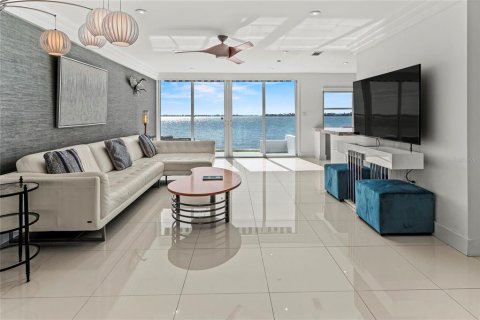 Condo in Sarasota, Florida, 3 bedrooms  № 2111959 - photo 4