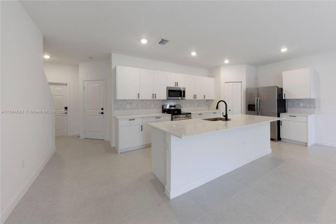 Townhouse in Dania Beach, Florida 3 bedrooms, 162.49 sq.m. № 1986981 - photo 10