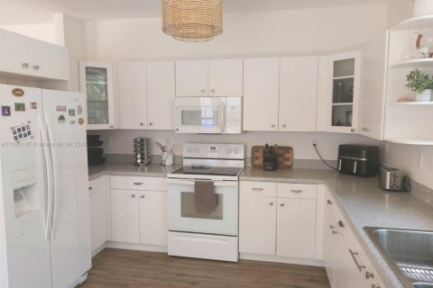 Купить таунхаус в Холливуд, Флорида 3 спальни, 149.02м2, № 1814579 - фото 6