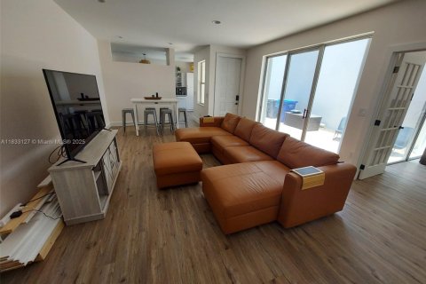 Купить таунхаус в Холливуд, Флорида 3 спальни, 149.02м2, № 1814579 - фото 11