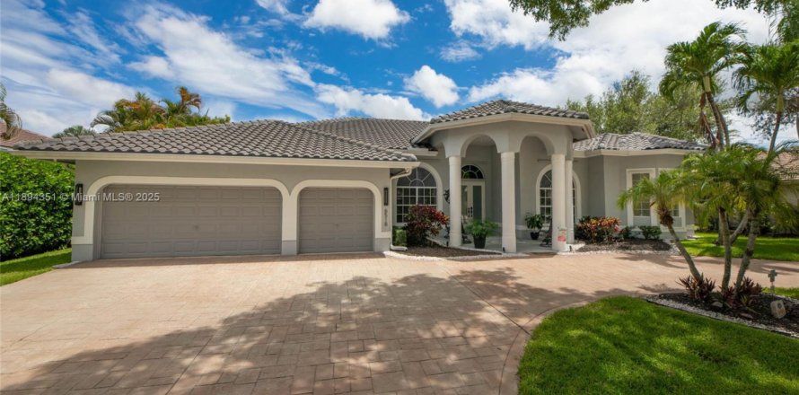 House in Parkland, Florida 5 bedrooms, 273.69 sq.m. № 1952533